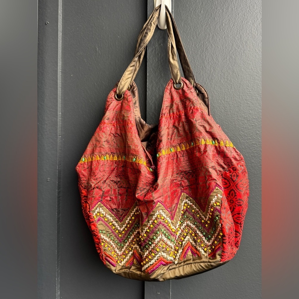 Kavita Bhartia ethnic hobo handbag - Picture 8 of 14